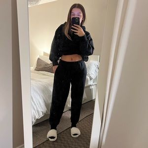 ARITZIA - TNA Super World Sweatpants